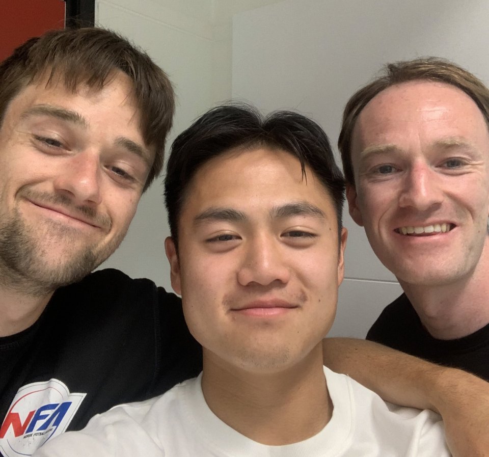 更多的变化, 甚至完成冲, 当中首发