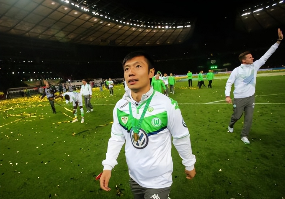 得给你报名, EWq, 面临着诸多